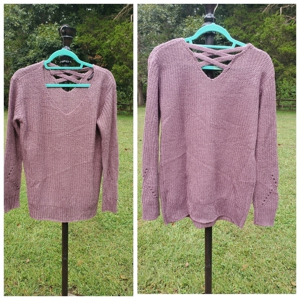 Pink clover mid tone Purple Acrylic Knit Sweater criss‎ cross accent Size M